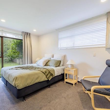 Entire House With Pool, Spa Auckland Exterior photo